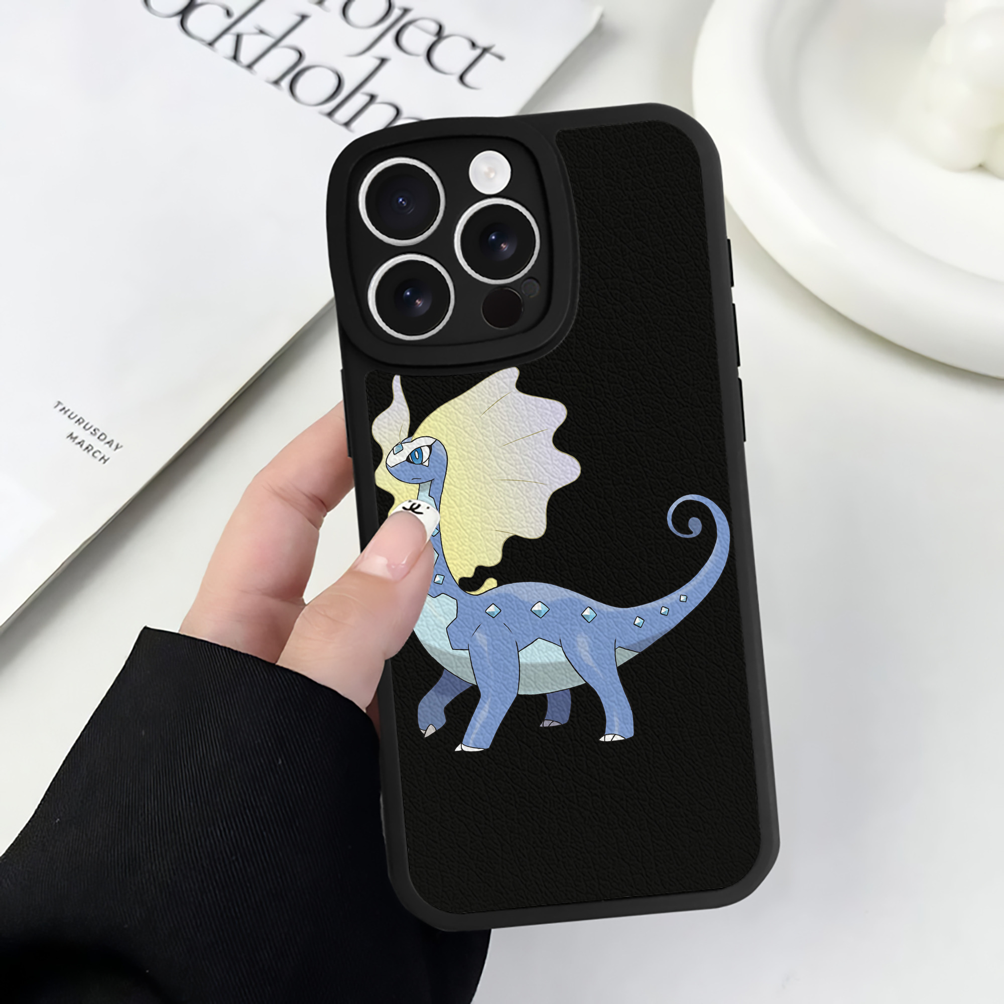 （画像用） ポケットモンスター Pokémon 【iPhone 16シリーズ対応】シリコンスマホケース（レザー調） 材質：シリコン